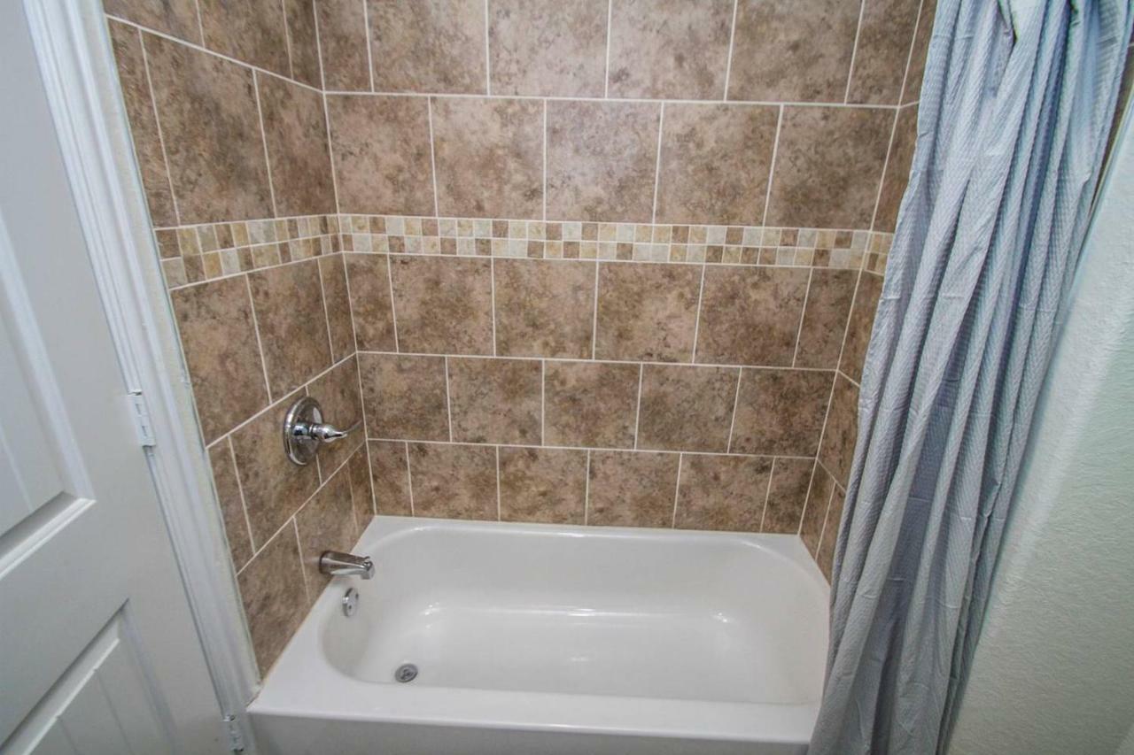 Hays St Cozy Remodeled 2br/2ba House Sleeps 8 Apartamento San Antonio