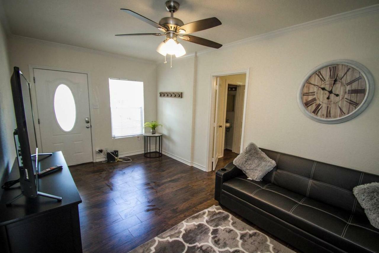 Apartamento Hays St Cozy Remodeled 2br/2ba House Sleeps 8 *