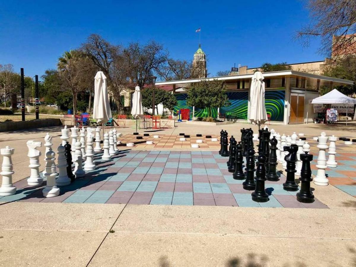 Hays St Cozy Remodeled 2br/2ba House Sleeps 8 Apartamento San Antonio